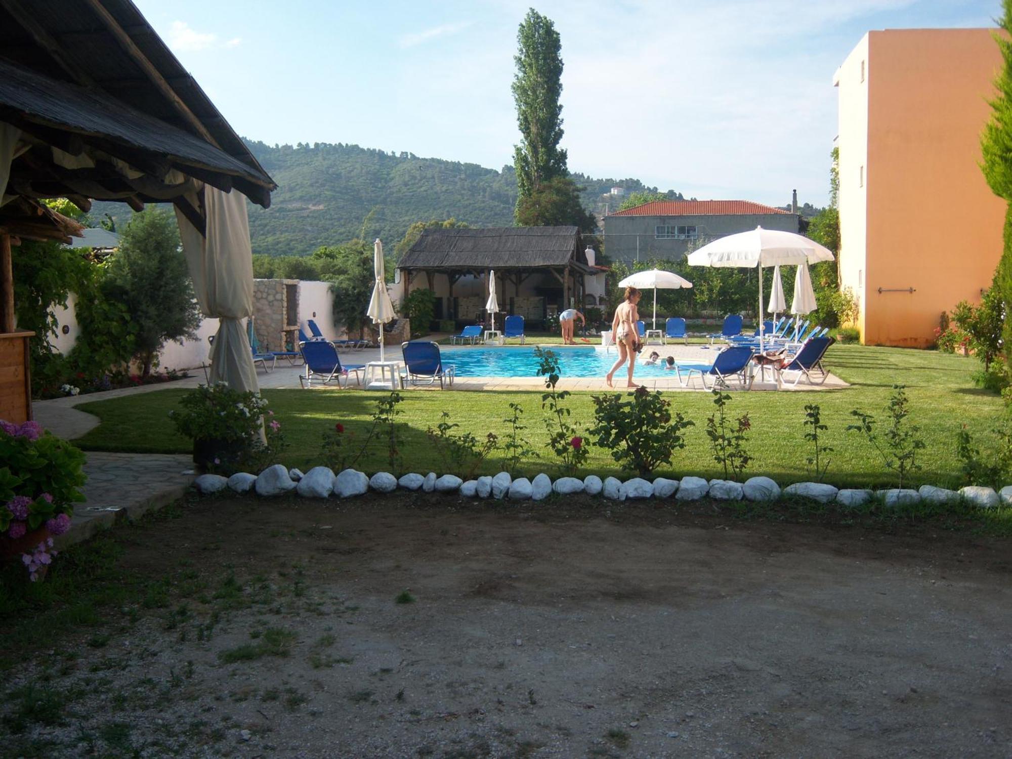 Vamvini Aparthotel *